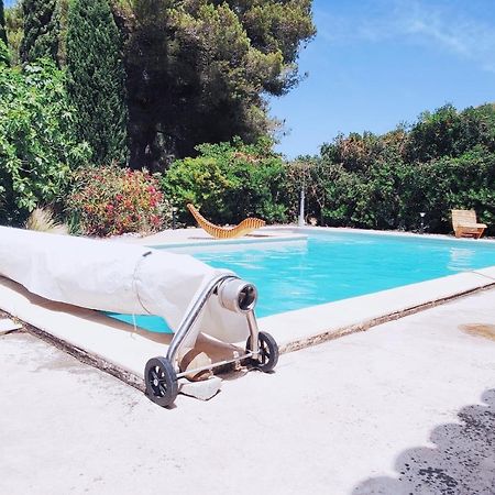 Offrez-Vous Un Sejour Dans Notre Studio T1 Bis A Entressen Une Grande Piscine Pour Se Rafraichir ,Un Espace De Jeux Pour Enfants Pour Des Heures De Divertissement Un Terrain De Petanque Pour Des Parties Endiablees Exteriör bild
