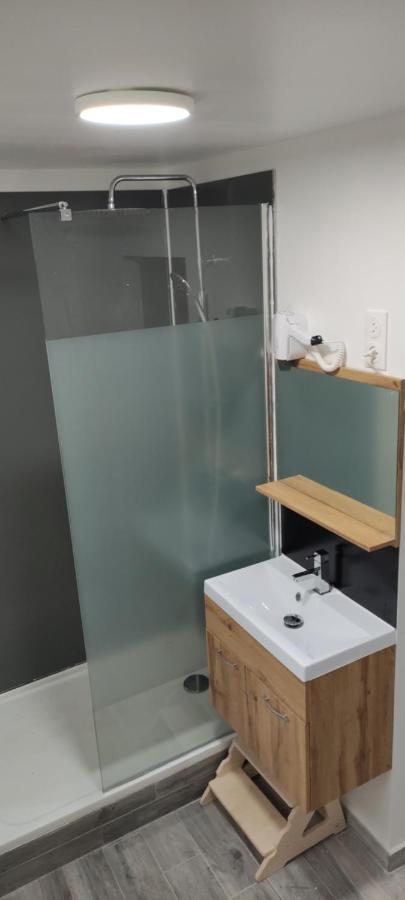 Offrez-Vous Un Sejour Dans Notre Studio T1 Bis A Entressen Une Grande Piscine Pour Se Rafraichir ,Un Espace De Jeux Pour Enfants Pour Des Heures De Divertissement Un Terrain De Petanque Pour Des Parties Endiablees Exteriör bild