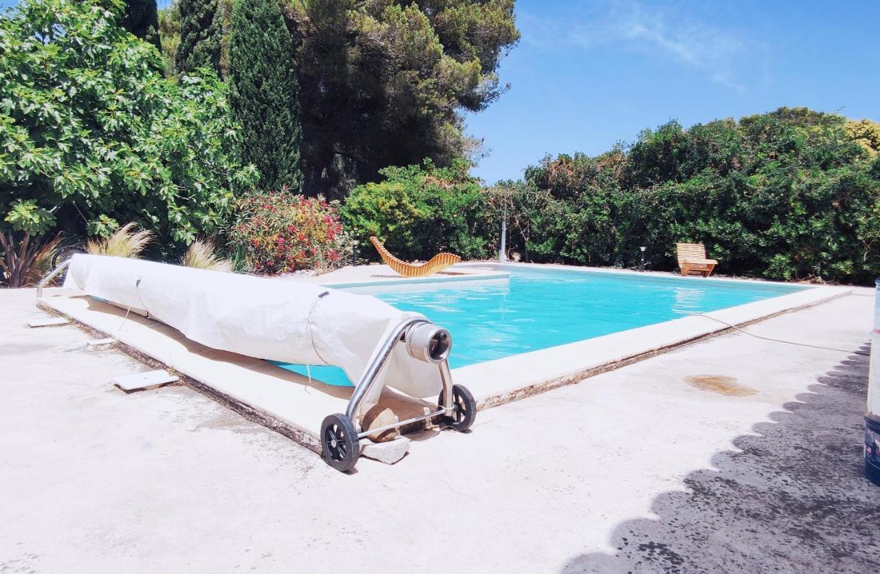 Offrez-Vous Un Sejour Dans Notre Studio T1 Bis A Entressen Une Grande Piscine Pour Se Rafraichir ,Un Espace De Jeux Pour Enfants Pour Des Heures De Divertissement Un Terrain De Petanque Pour Des Parties Endiablees Exteriör bild